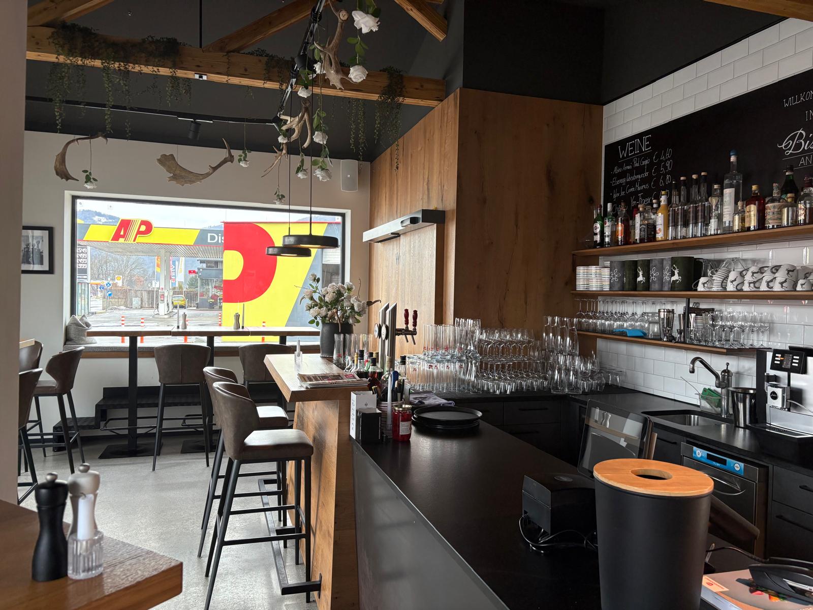 Außenreinigung Gastronomie Radstadt – Schaufenster und Fassade